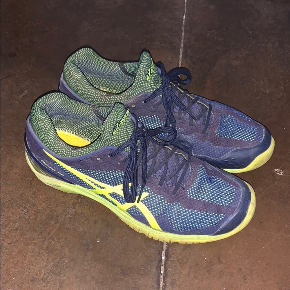 shoes - Picture 1 of 3